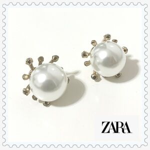 Pearl earrings